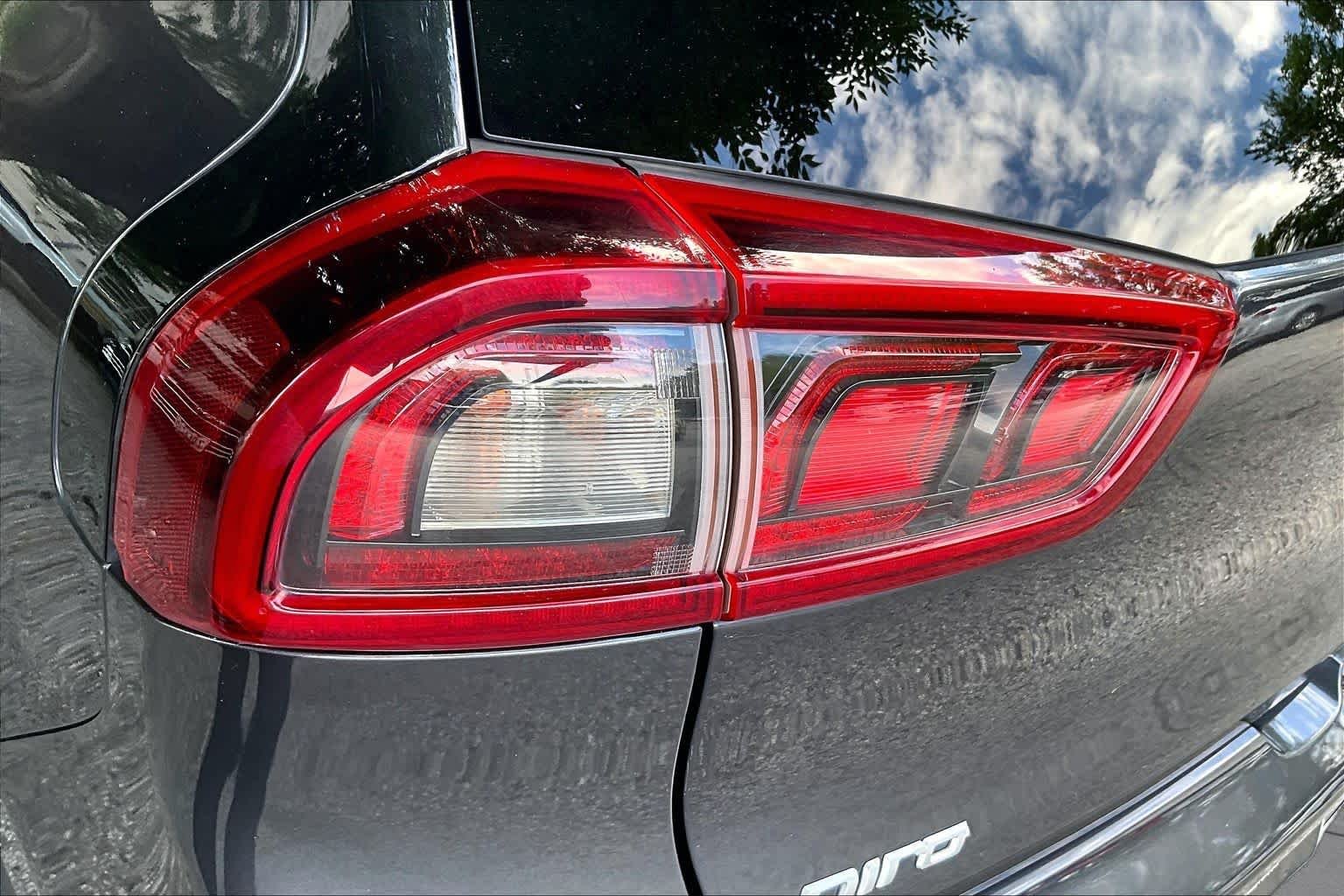 Used 2019 Platinum Graphite Kia EX image 28