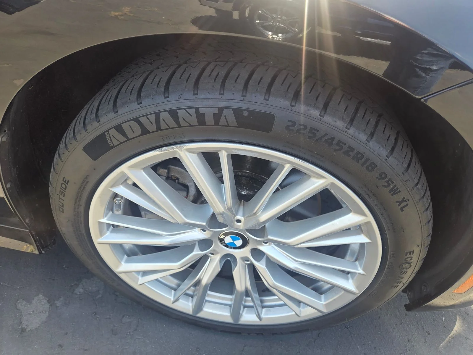 Used 2023 Black BMW 330i image 2