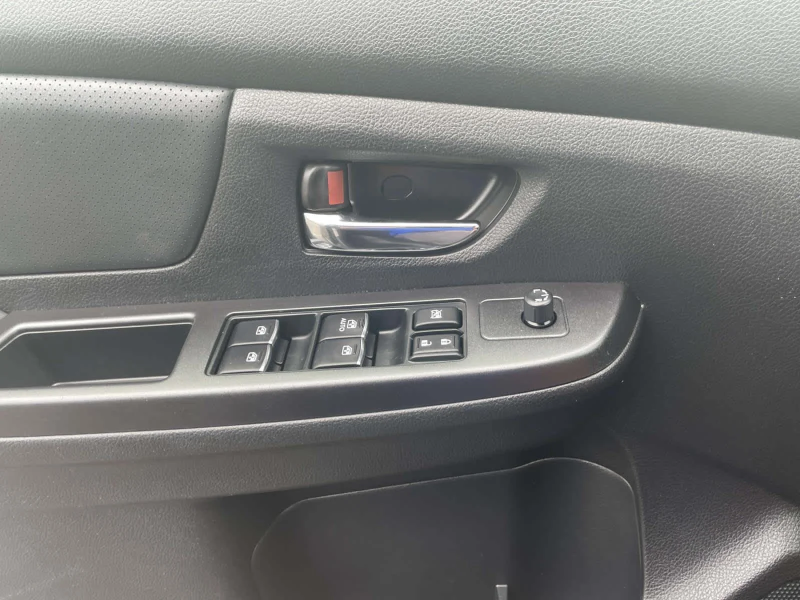 Used 2016 Dark Gray Metallic Subaru Limited image 28
