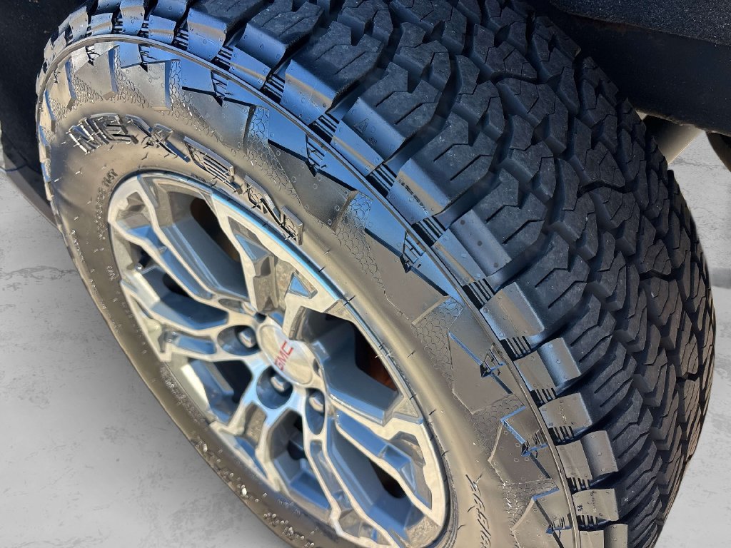 Used 2019 Silver GMC SLE image 17