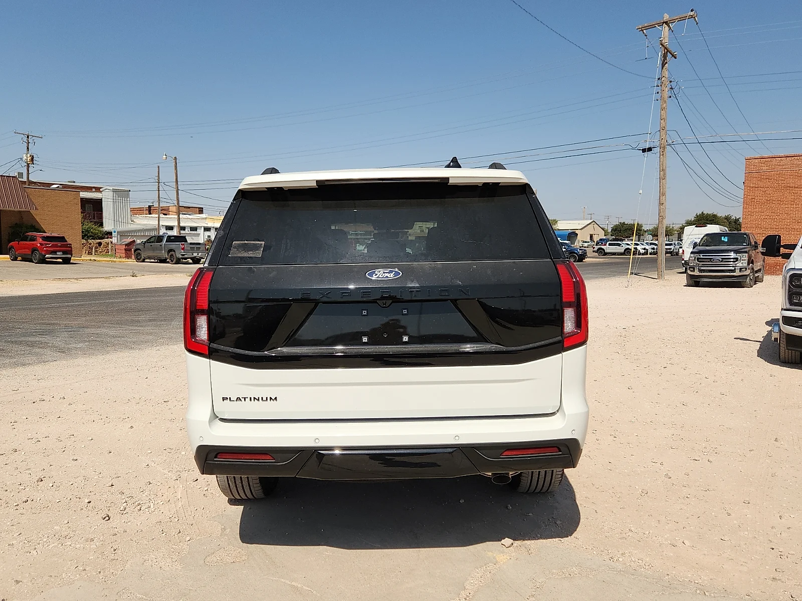 New 2027 Star White Metallic Tri-Coat Ford Platinum image 6