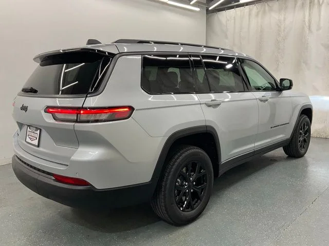 New 2026 Silver Jeep Altitude image 7