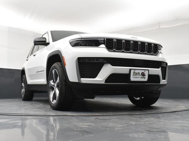 New 2026 Bright White Clear-Coat Exterior Paint Jeep Limited image 19