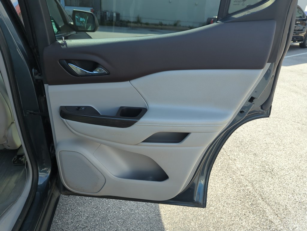 Used 2019 DARK SKY METALLIC GMC SLT image 34