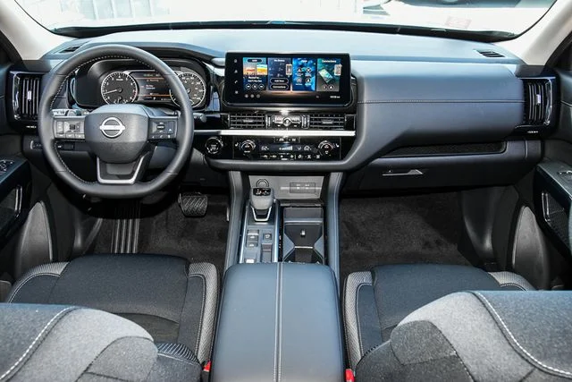 New 2026 Everest White Pearl TriCoat Nissan SV image 30