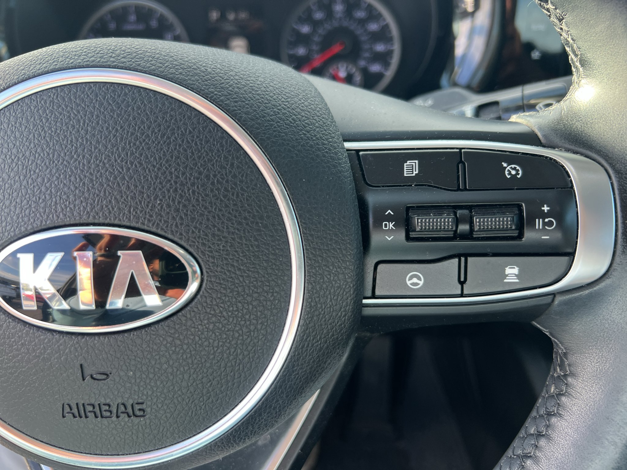 Used 2021 Ebony Black Kia EX image 13