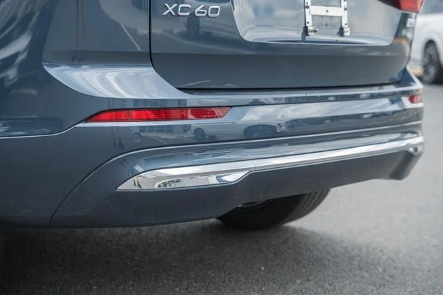 Used 2022 Denim Blue Volvo Inscription image 9