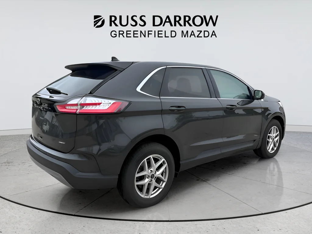 Used 2022 Green Ford SEL image 5