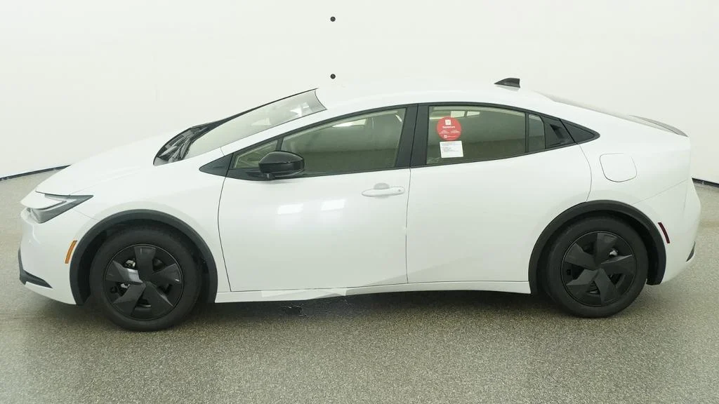 New 2027 Wind Chill Pearl Toyota LE image 3