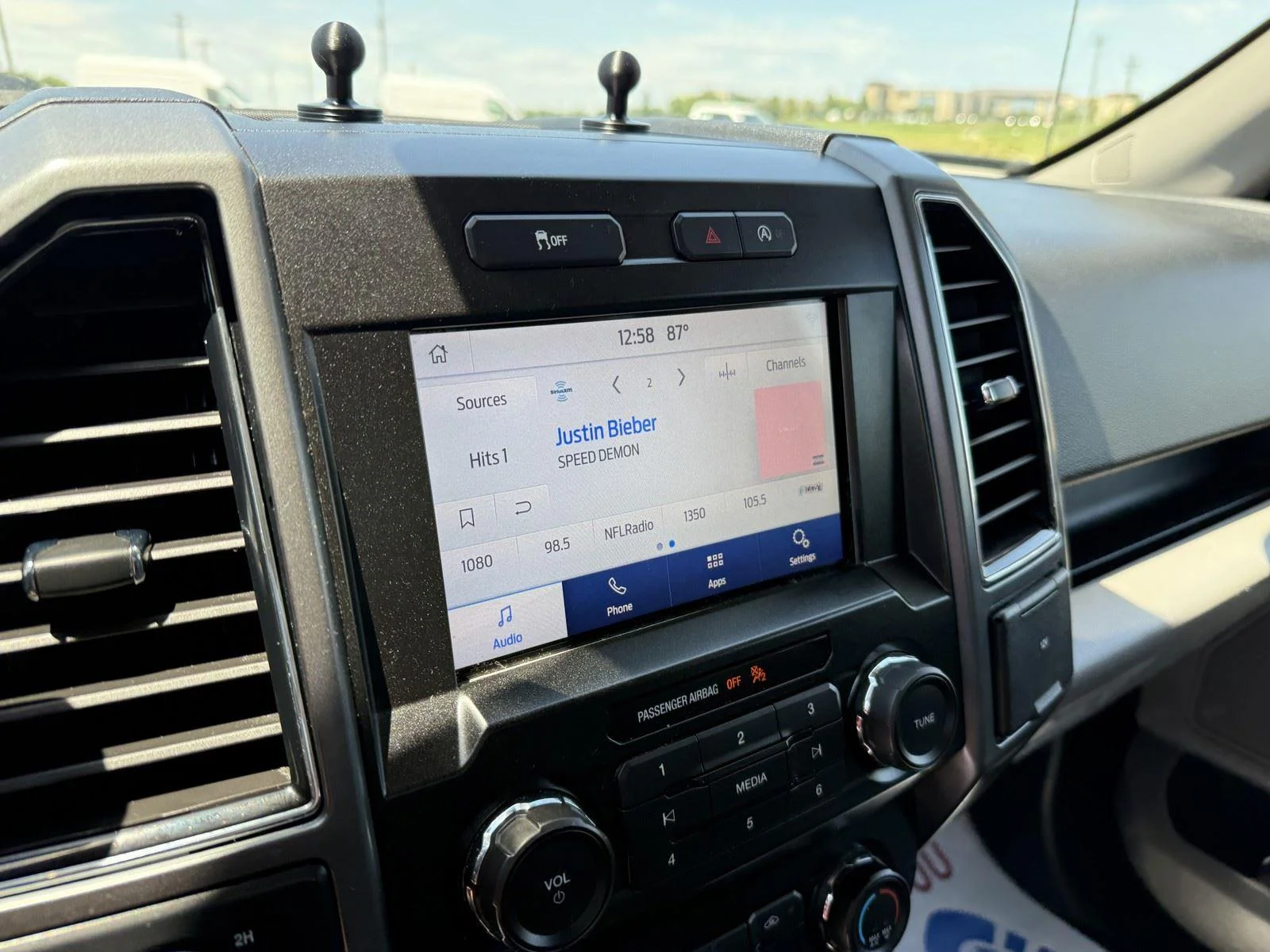Used 2020 Oxford White Ford XLT image 18