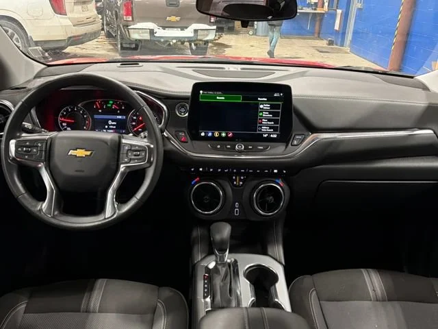 Used 2025 Habanero Orange Chevrolet 2LT image 30