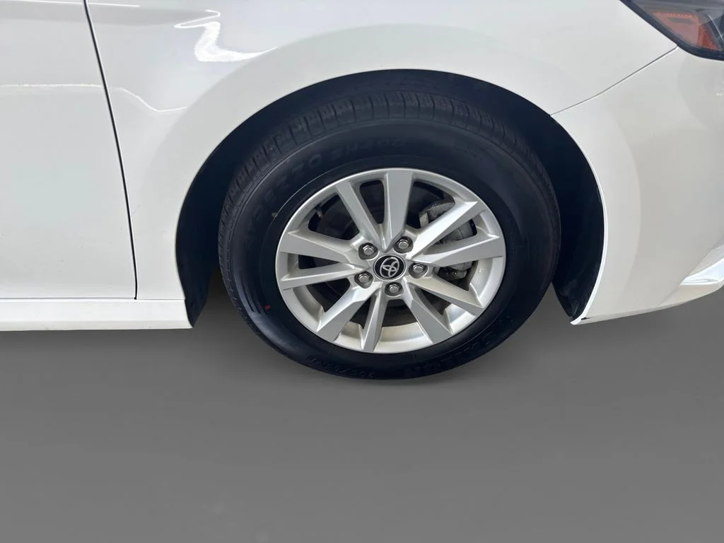 Used 2025 White Toyota LE image 16
