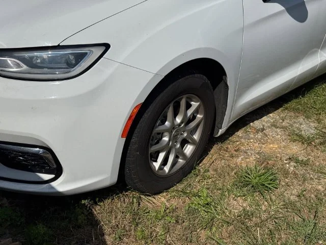 Used 2023 White Chrysler Touring L image 5