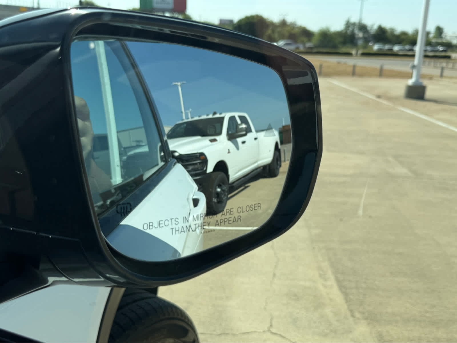 New 2026 Bright White Clear-Coat Exterior Paint Jeep Limited image 18