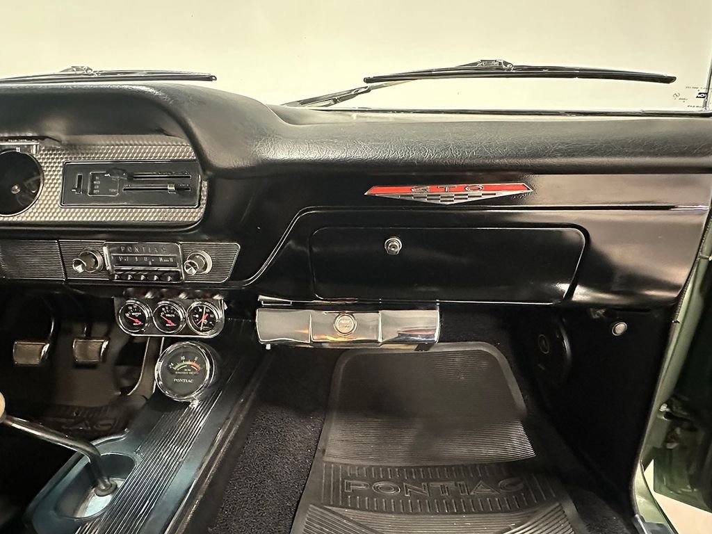 Used 1964 Green Pontiac  image 59