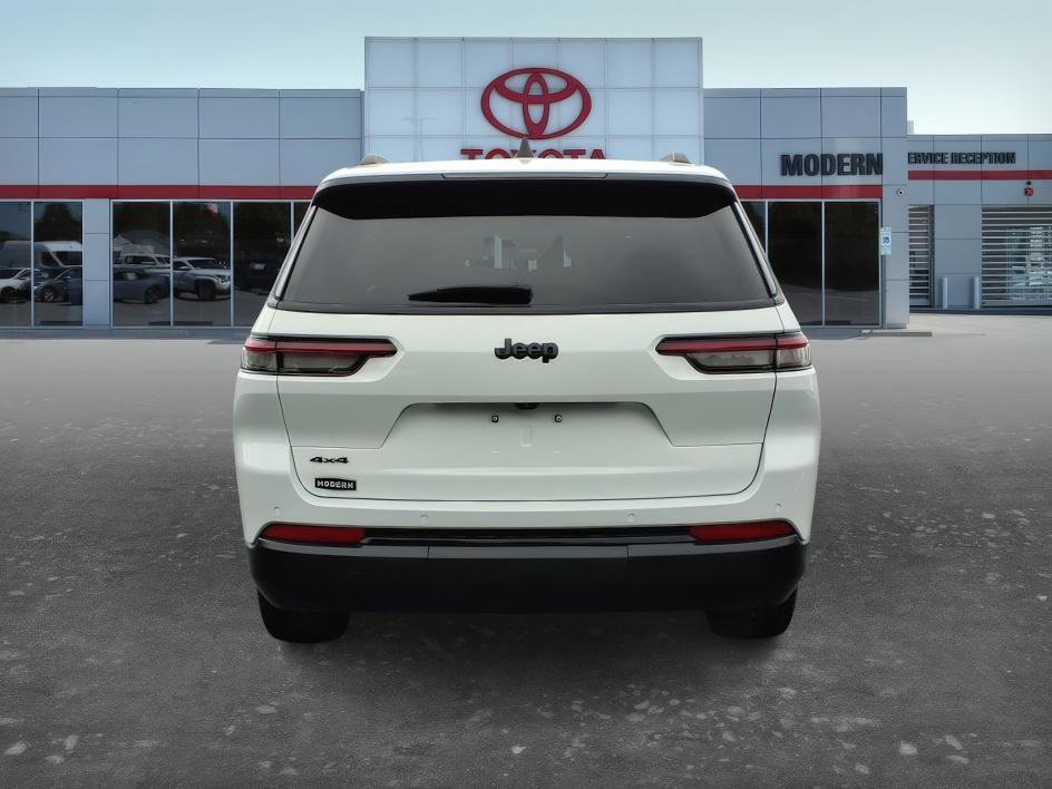 Used 2024 Bright White Clearcoat Jeep Altitude X image 5