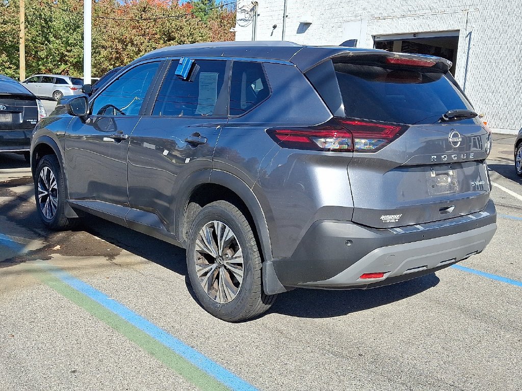 Used 2023 Gray Nissan SV image 5
