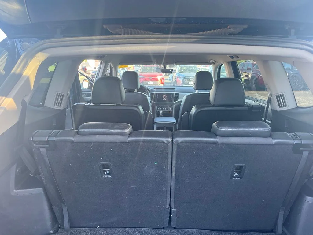 Used 2019 Blue Volkswagen 3.6L V6 SE image 18
