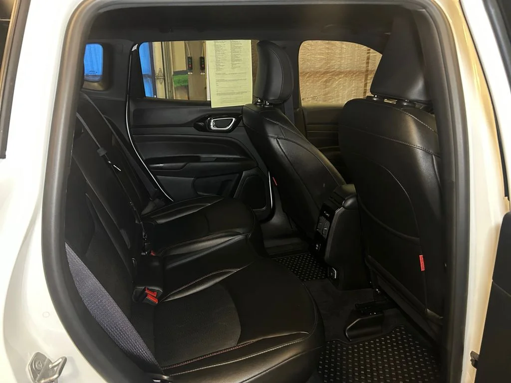 Used 2025 Bright White Jeep Trailhawk image 17