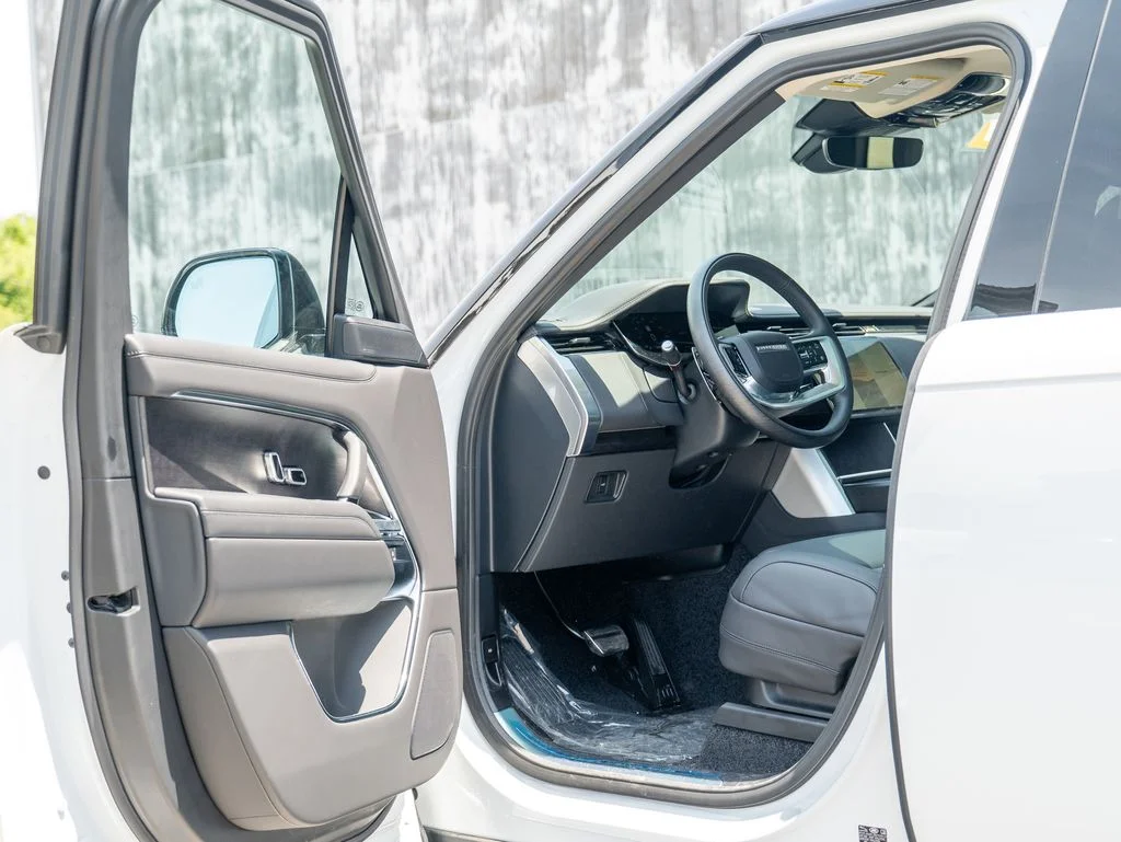 New 2026 Fuji White Land Rover SE image 10