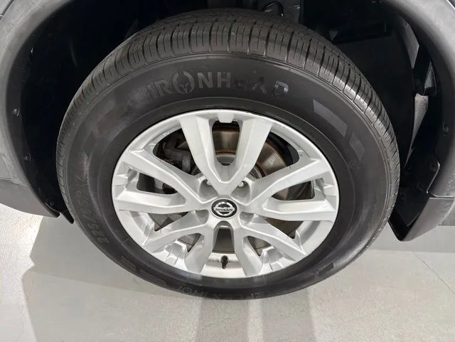 Used 2019 Gray Nissan SV image 5