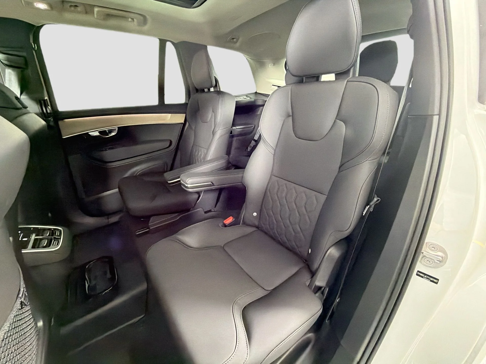 New 2026 Crystal White Volvo Plus image 25