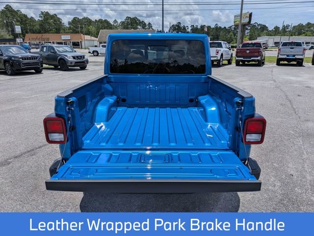 New 2026 Hydro Blue Pearl-Coat Exterior Paint Jeep Sahara image 33