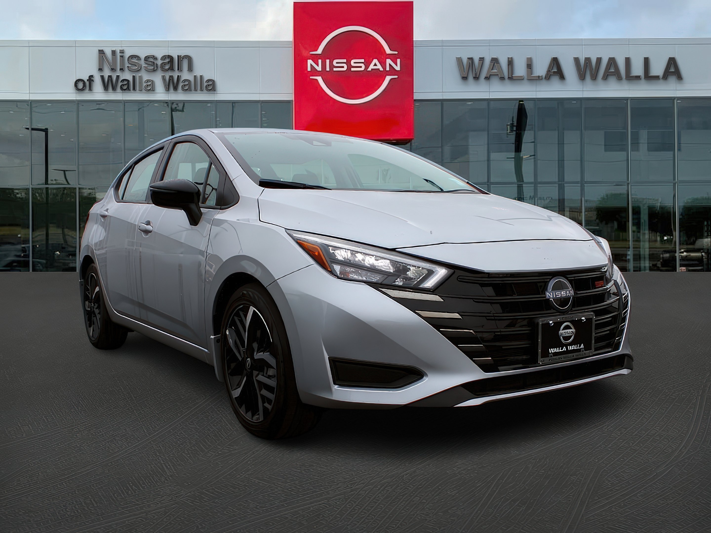 2025 Nissan Versa Sedan SR