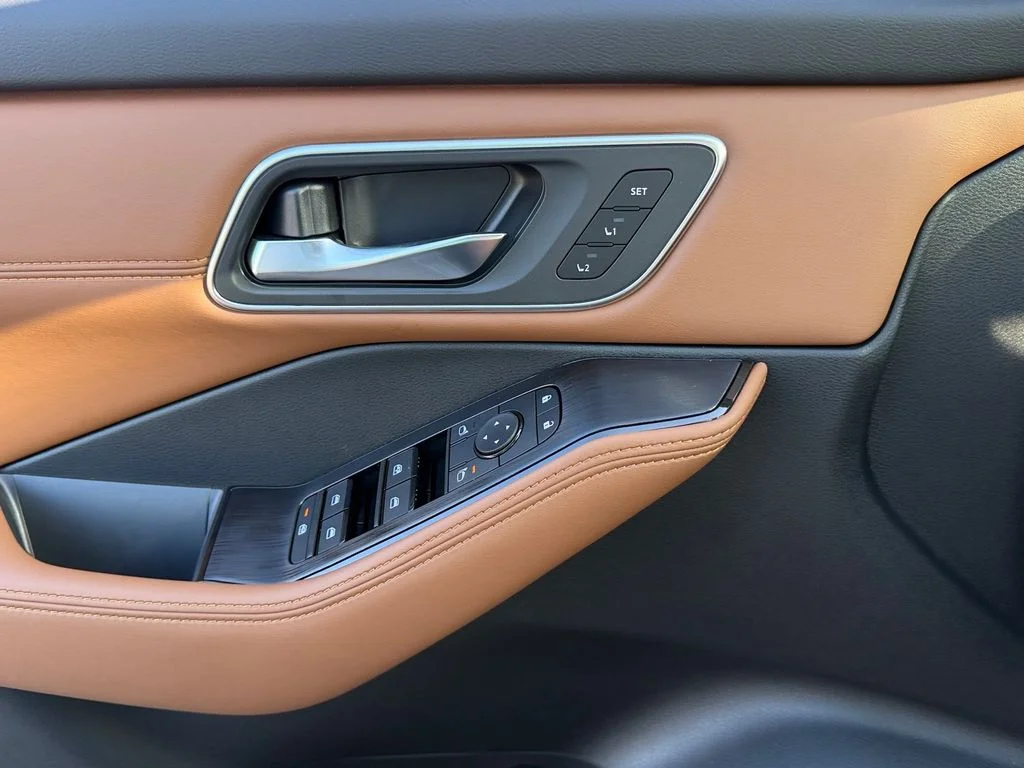 New 2026 Gray Nissan Platinum image 16