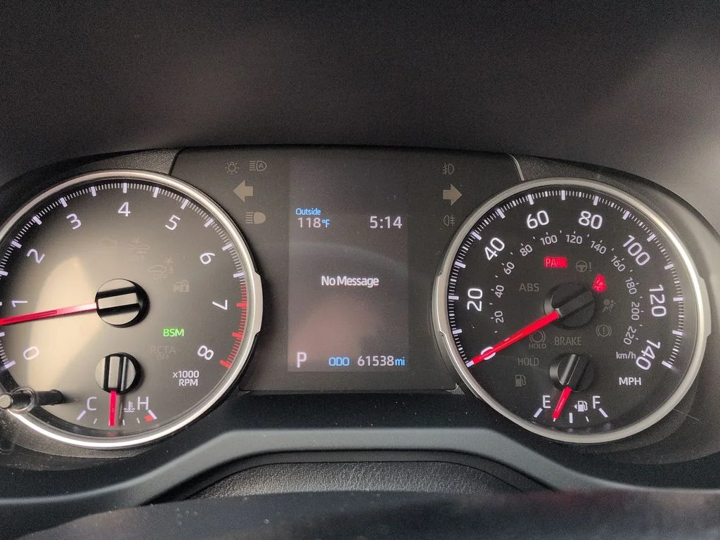 Used 2021 Red Toyota XLE Premium image 28