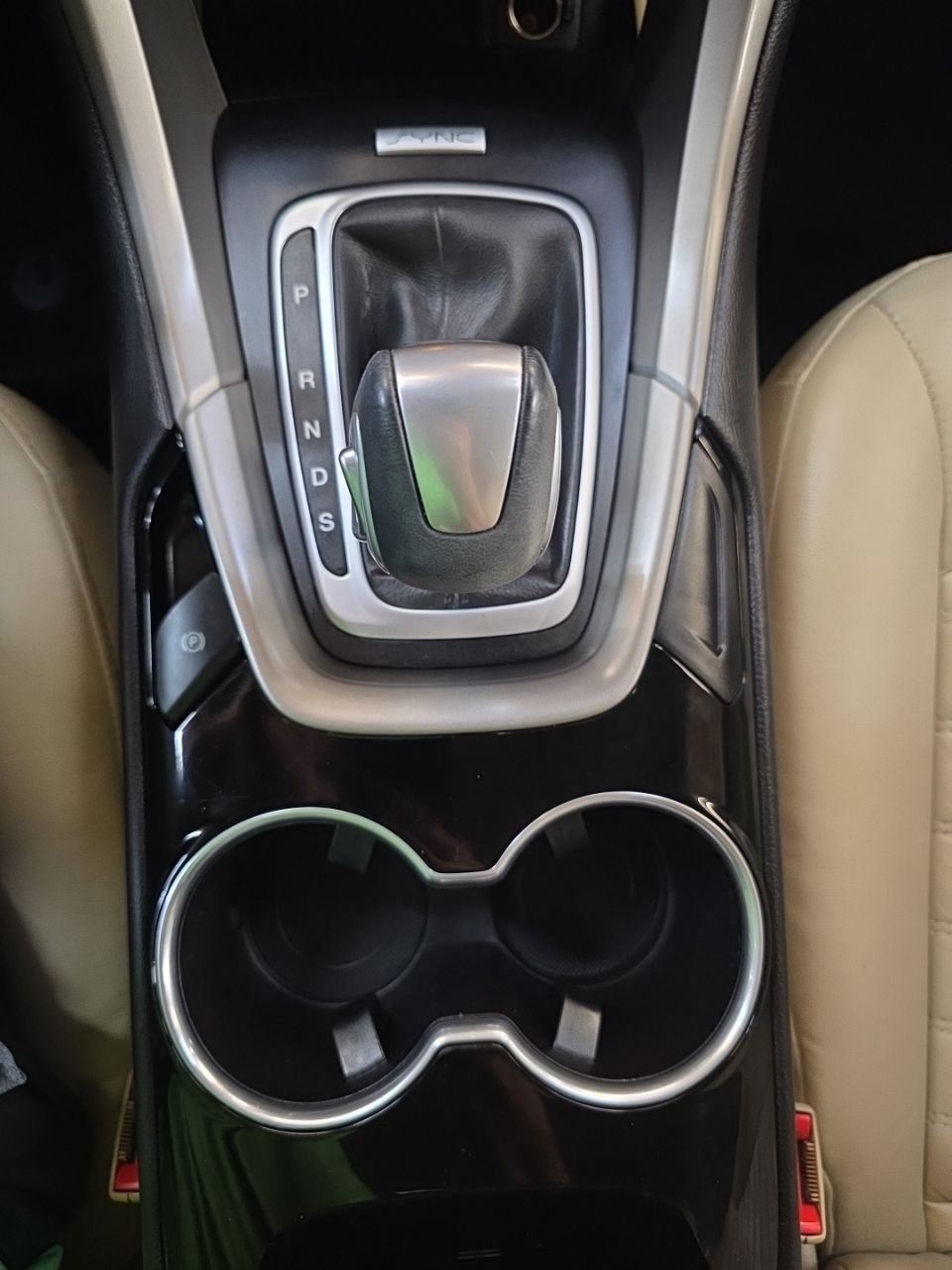 Used 2016 White Ford SE image 22
