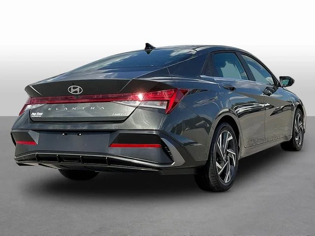 Used 2025 Gray Hyundai Limited image 7