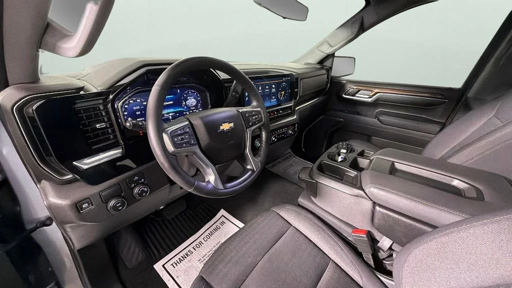 Used 2024 Sterling Gray Metallic Chevrolet LT image 18