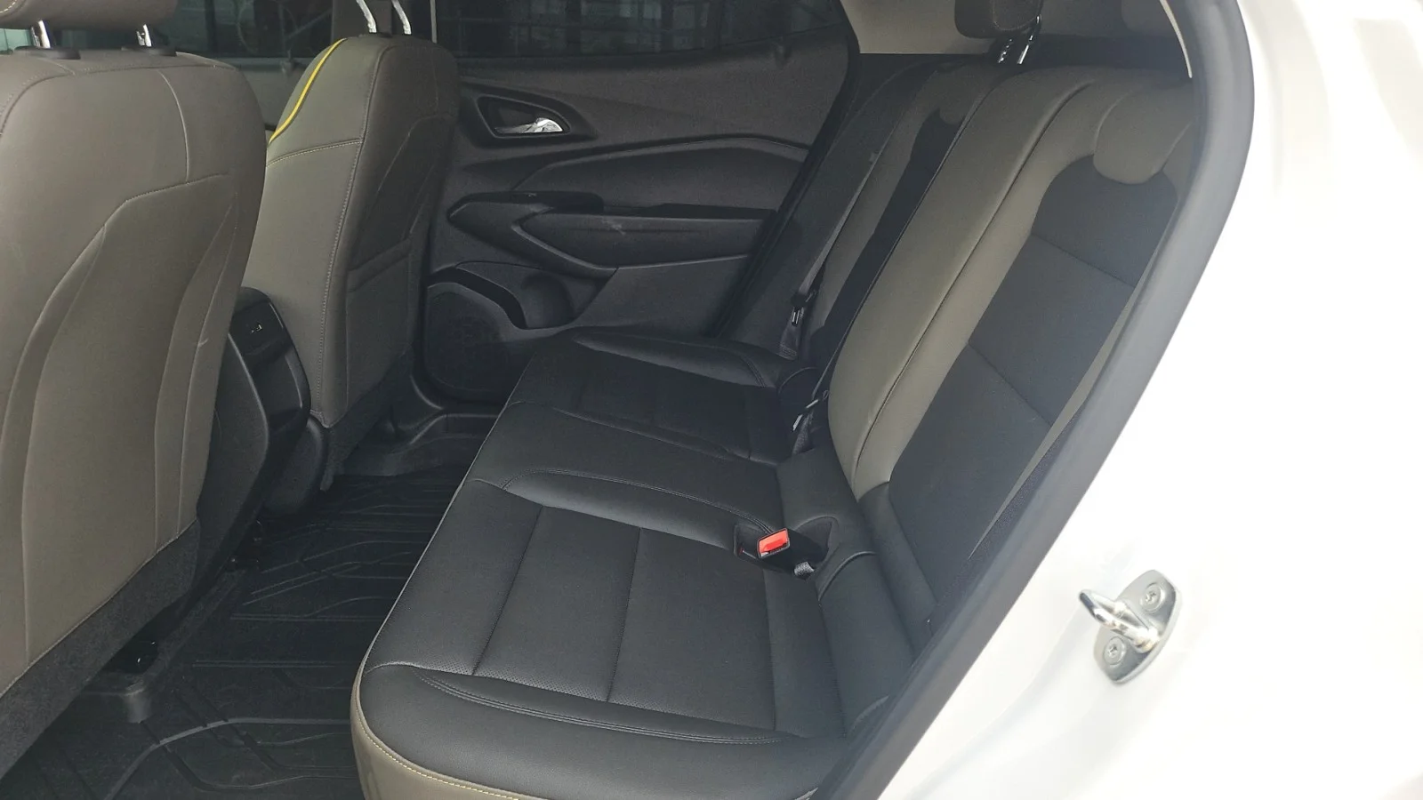 Used 2024 White Chevrolet ACTIV image 13