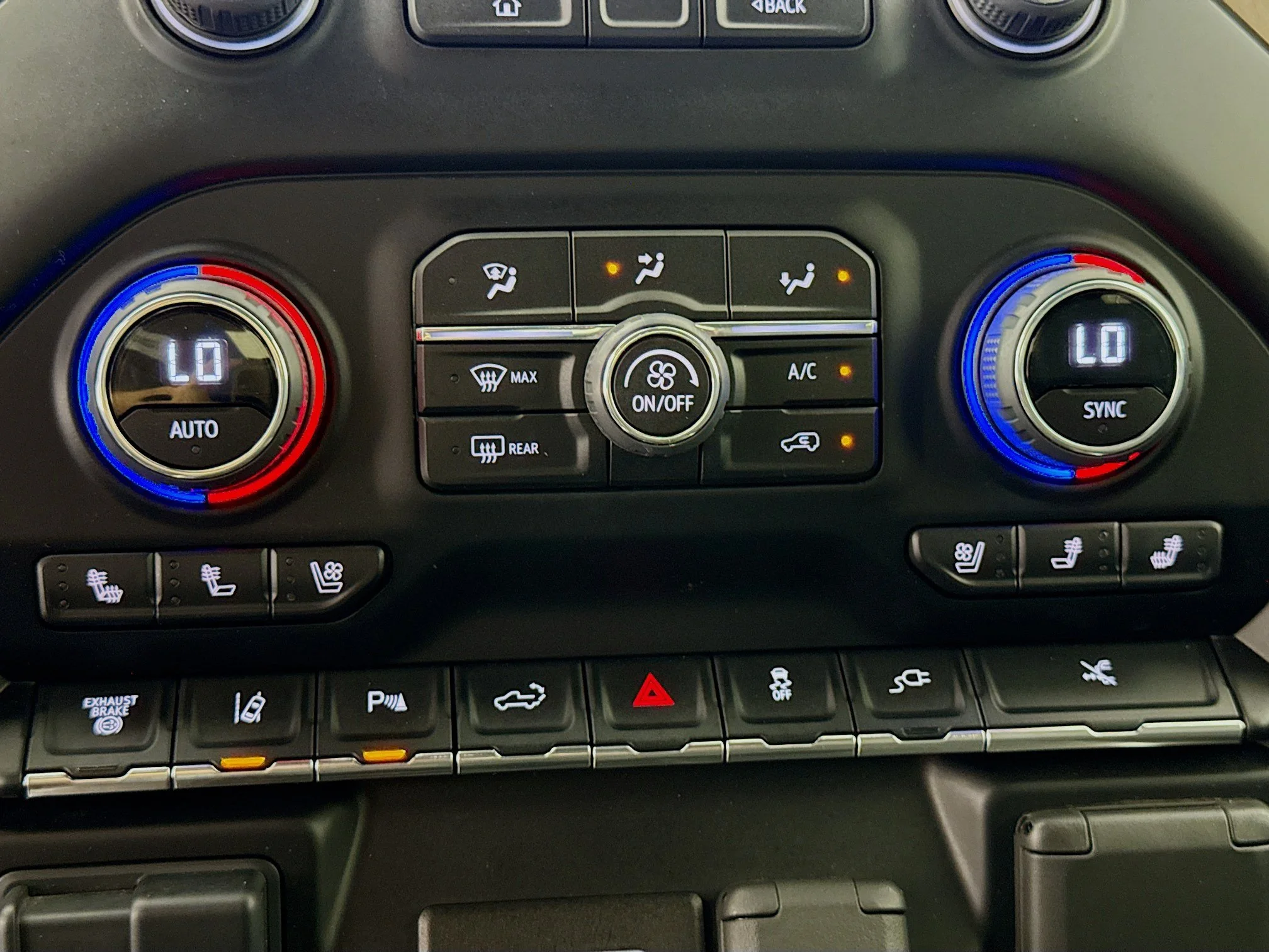Used 2023 Iridescent Pearl Tricoat Chevrolet High Country image 18