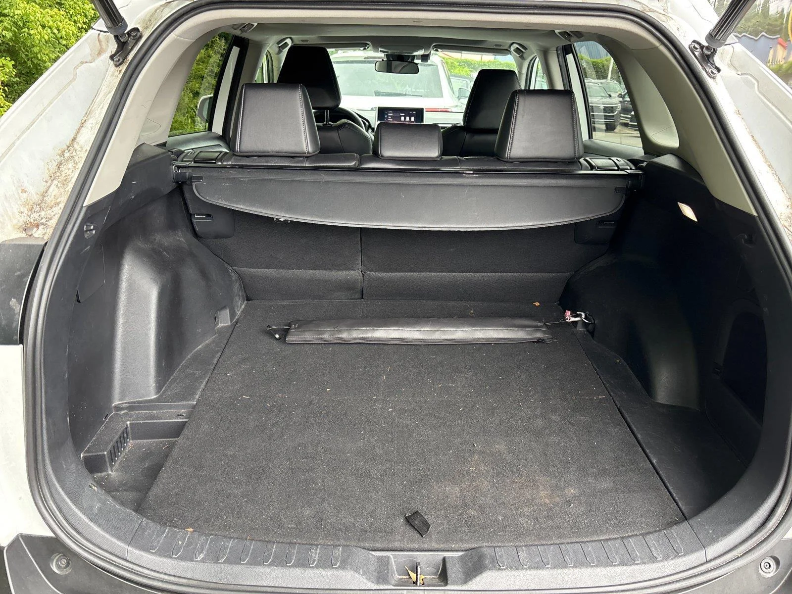 Used 2023 Wind Chill Pearl Toyota XLE Premium image 34