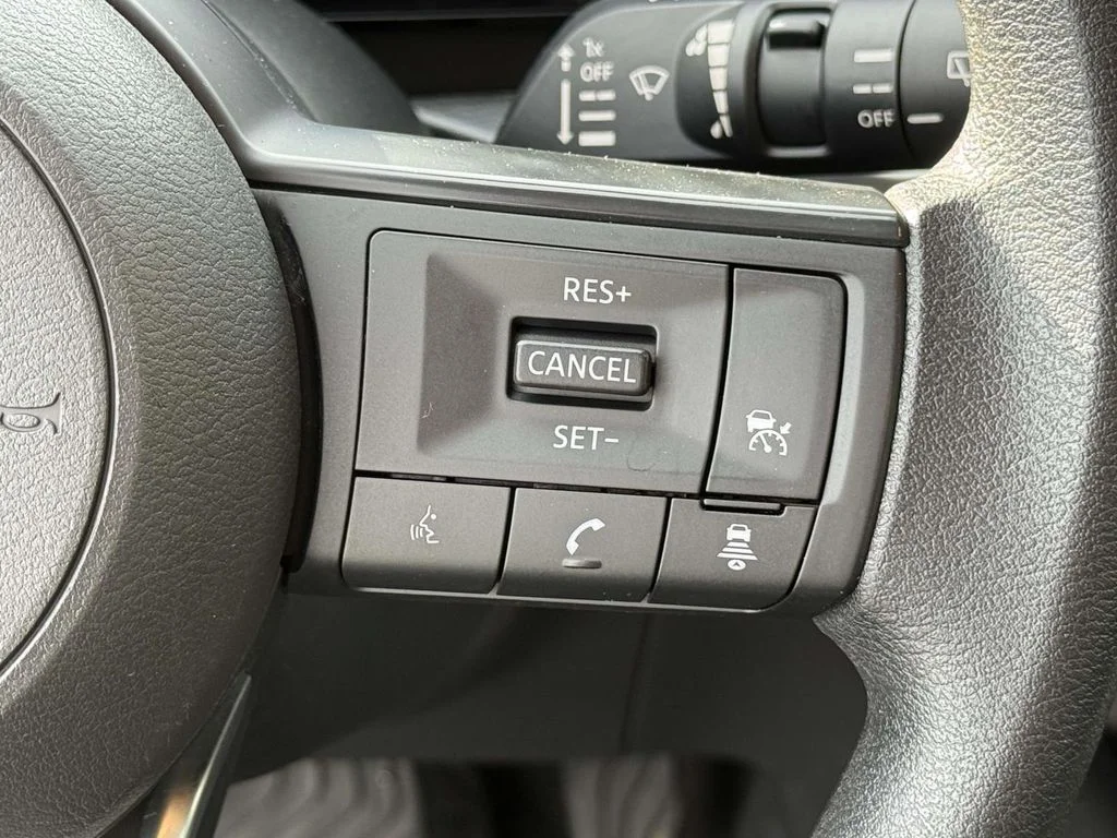 Used 2025 White Nissan S image 22