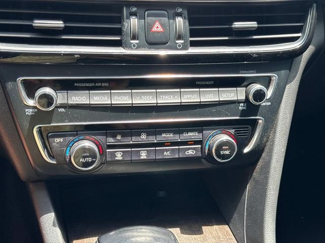 Used 2018 White Kia EX image 34