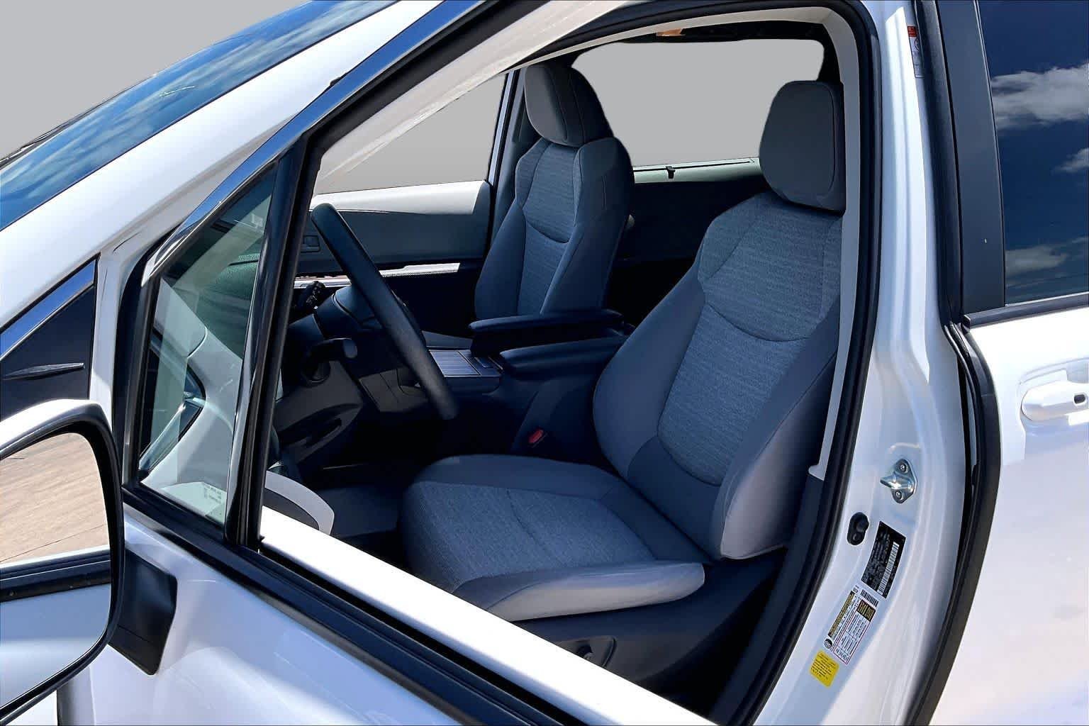 Used 2022 White Toyota LE image 7