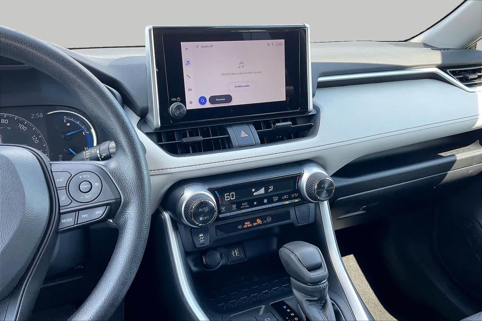 2023 Toyota RAV4 XLE - Photo 7