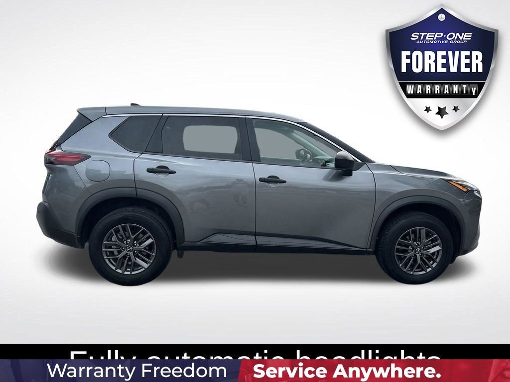 Used 2023 Gray Nissan S image 8