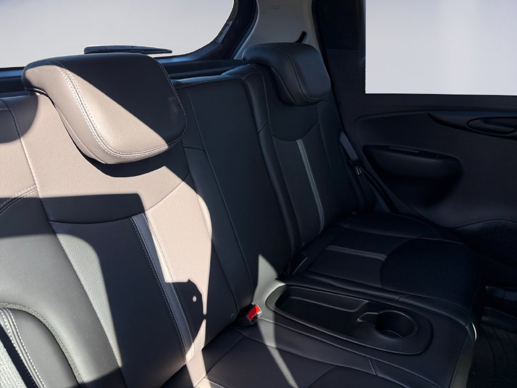 Used 2021 Black Chevrolet ACTIV image 18