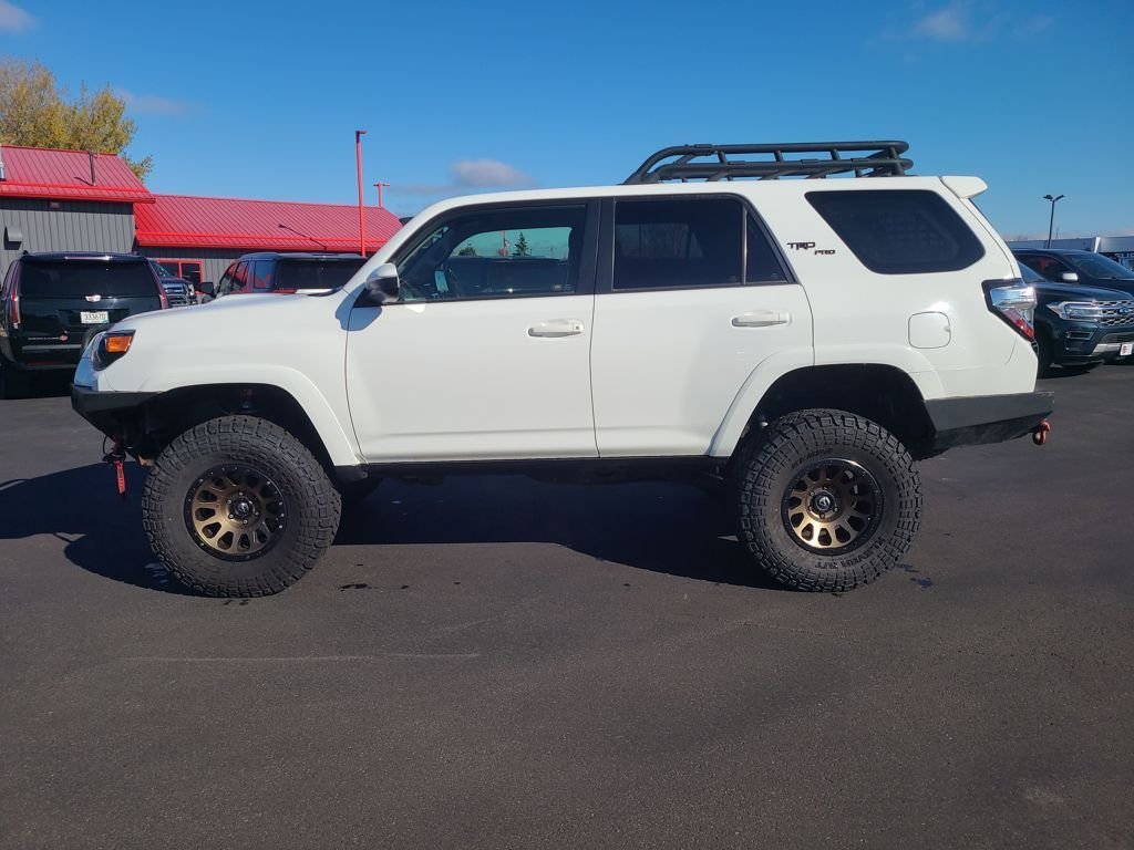 2019 Toyota 4Runner TRD Off-Road photo 4
