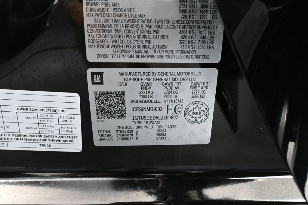 Used 2020 Black GMC SLT image 53