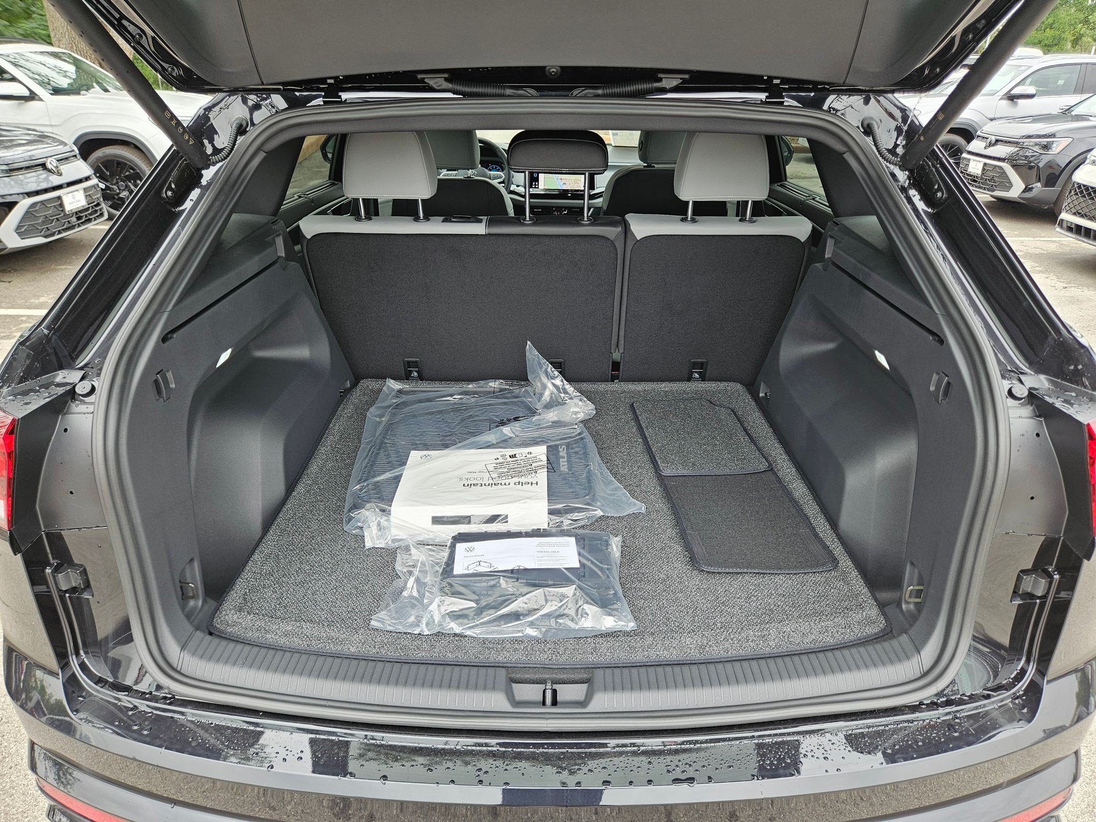 New 2026 Deep Black Pearl Volkswagen 2.0T SEL R-Line Black image 18