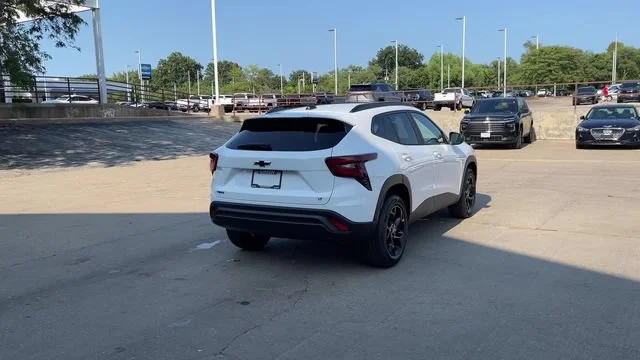 2026 Chevrolet Trax LT - Photo 8