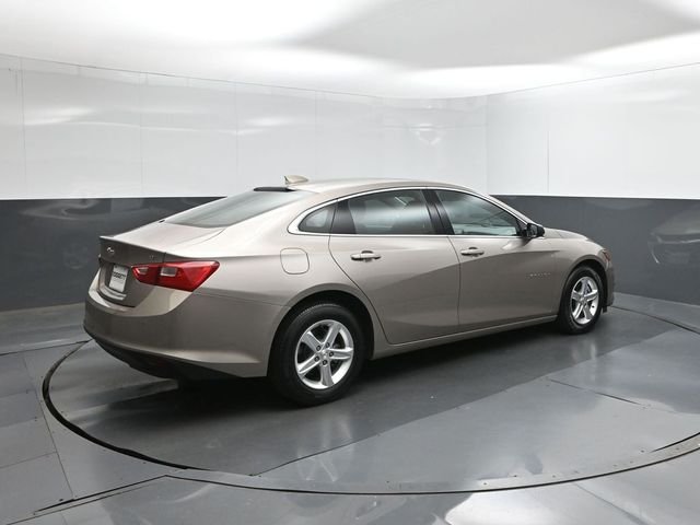 Used 2024 Gray Chevrolet LT image 8