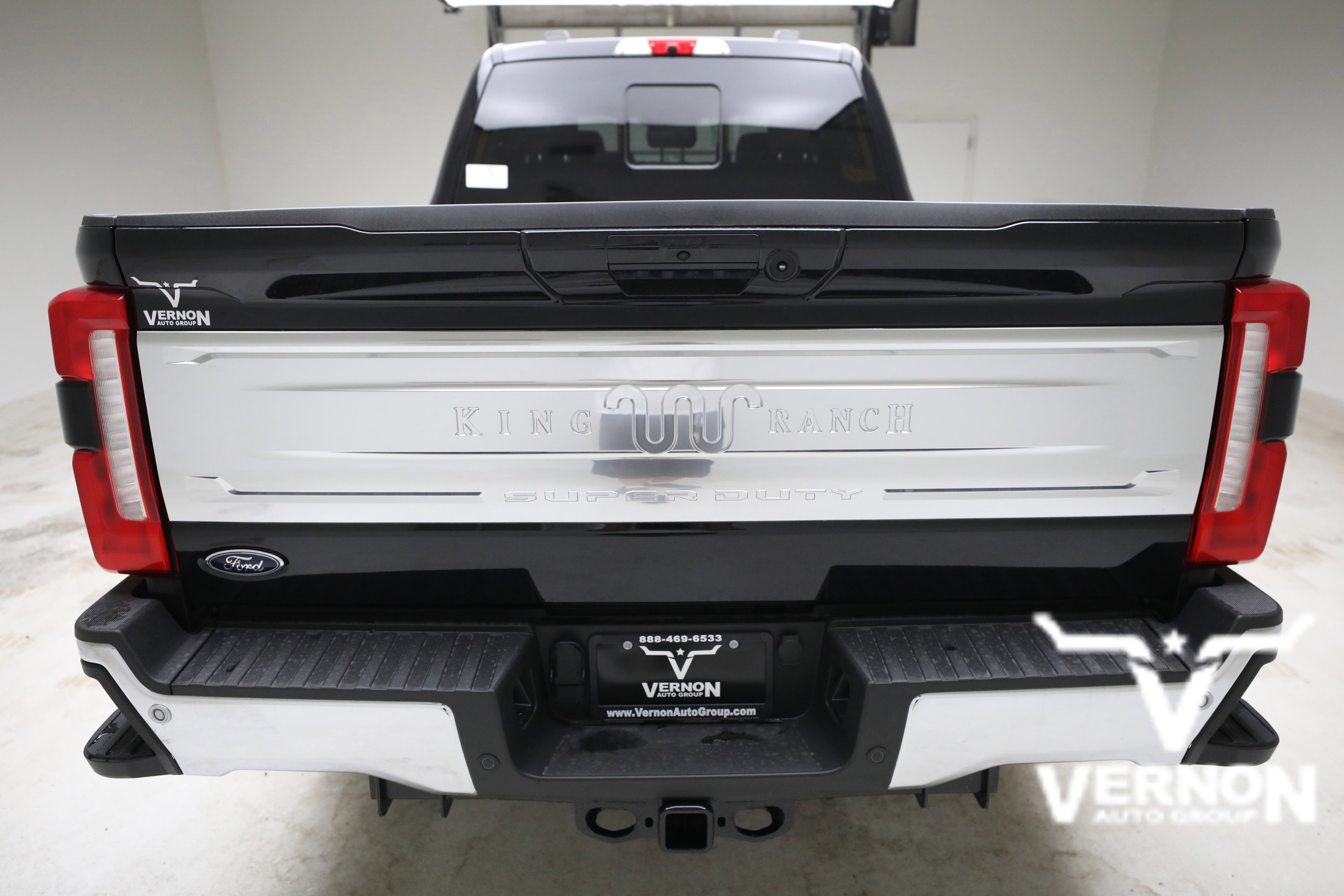 New 2026 Agate Black Metallic Ford  image 4