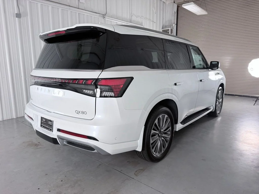 New 2027 RADIANT WHITE INFINITI Luxe 2WD image 6