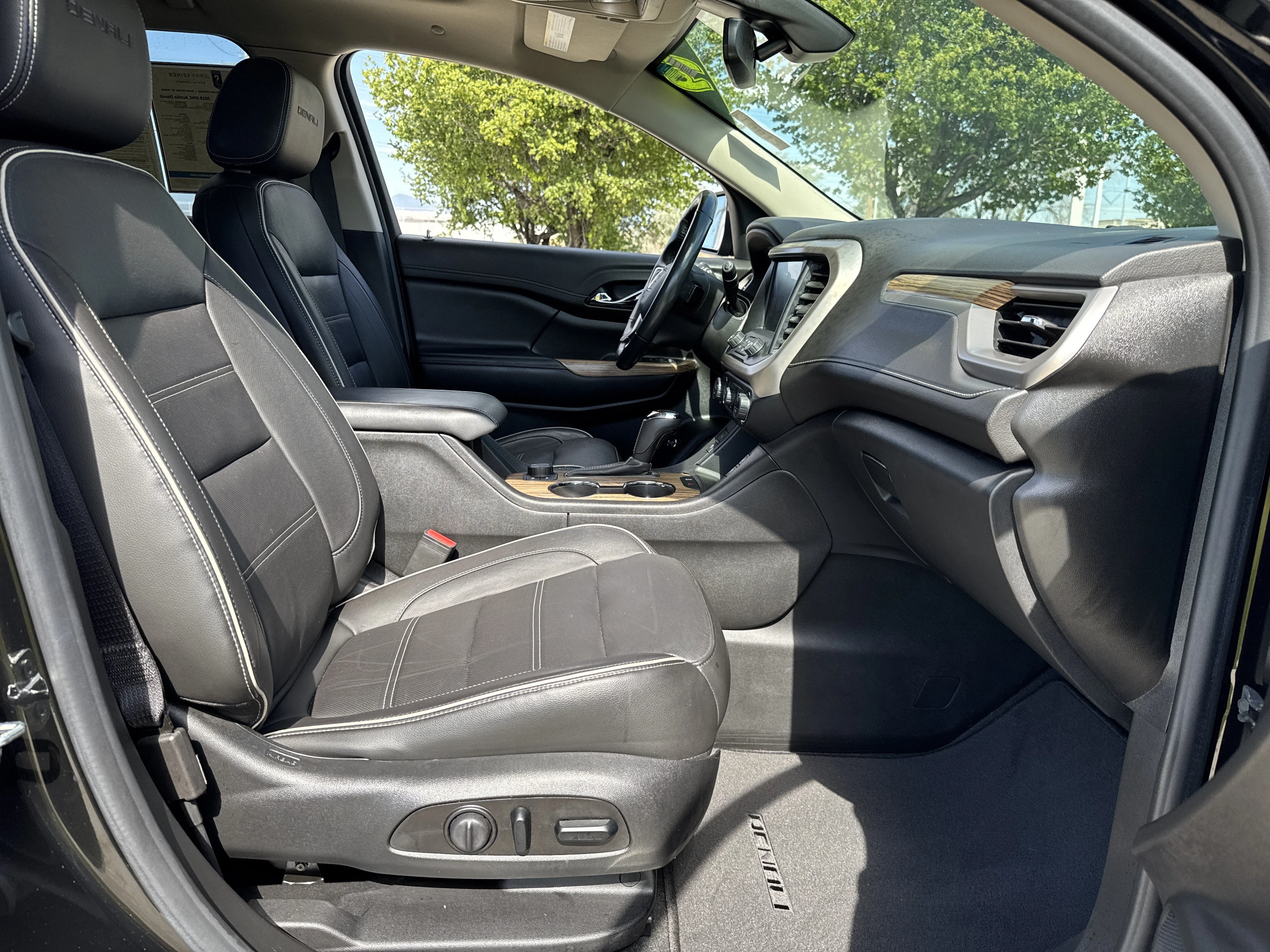Used 2019 Ebony Twilight Metallic GMC Denali image 22